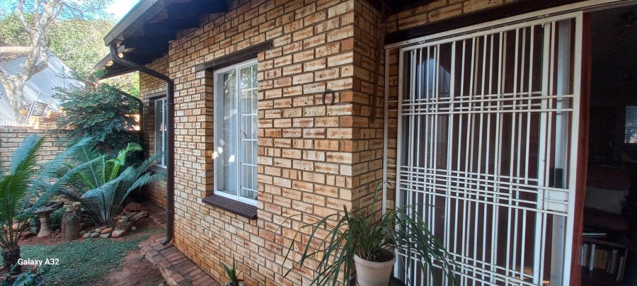 3 Bedroom Property for Sale in Safari Gardens North West